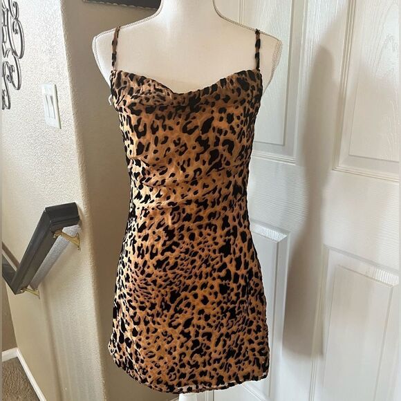 Lulu’s She’s Feisty Leopard Print Mini Dress - Picture 3 of 14